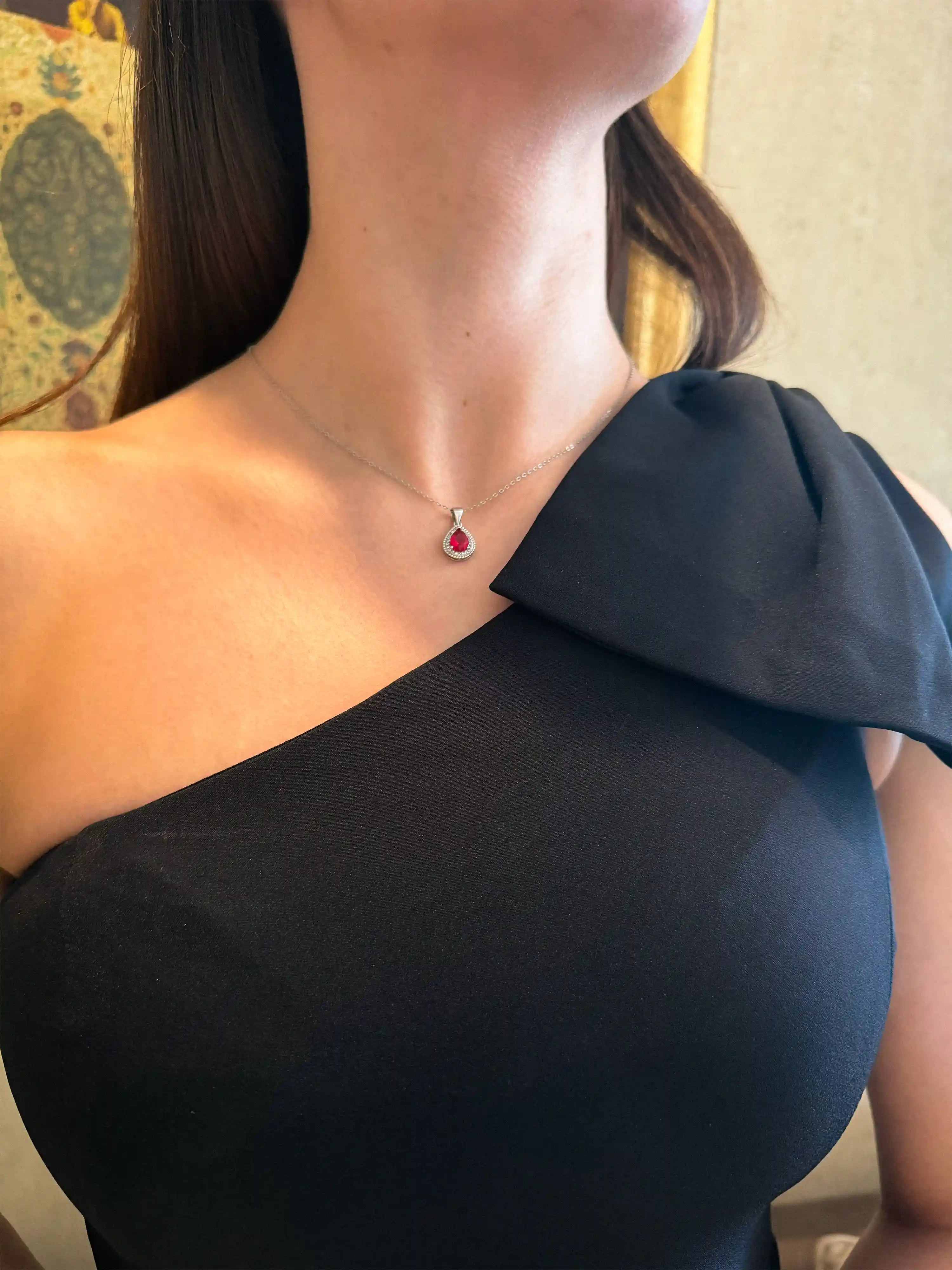 The Velvet Crimson Necklace